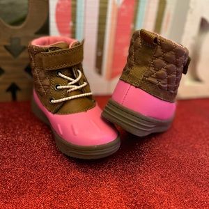 🦆Pink/Tan Carter’s toddler girl size 7 duck boots🦆
